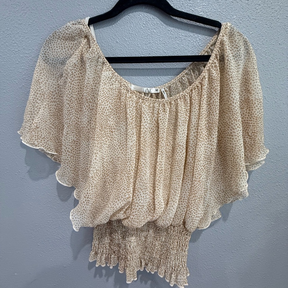 Scalloped sleeves Elegant Cream Blouse sz M fits large